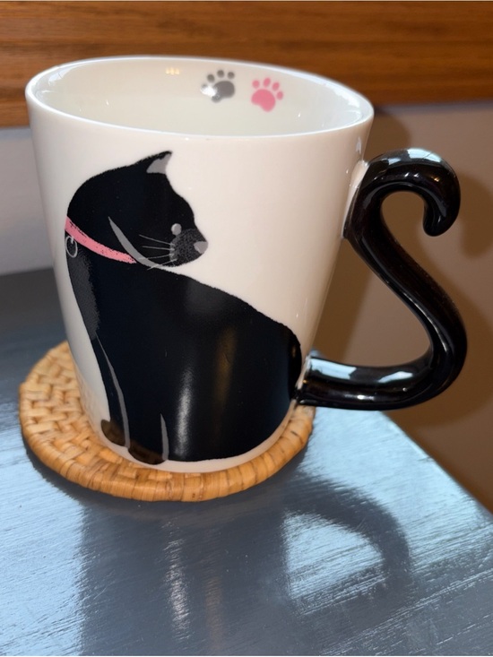 lola Other - Cat Ceramic Mug with Pink Collar and Paw Accents handle cat tail